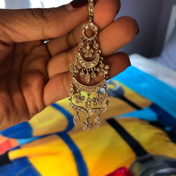 Beautiful chandelier studded earrings - Picture 4 of 8